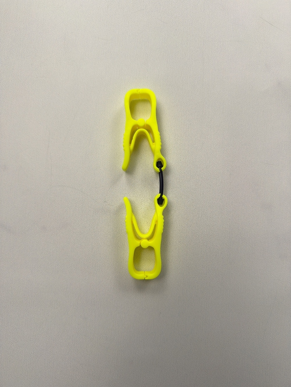 Yellow Plastic Clip Fastener Connector for Gloves